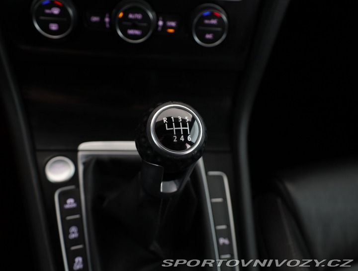Volkswagen Golf Highline 2.0 TDI GTD 2016