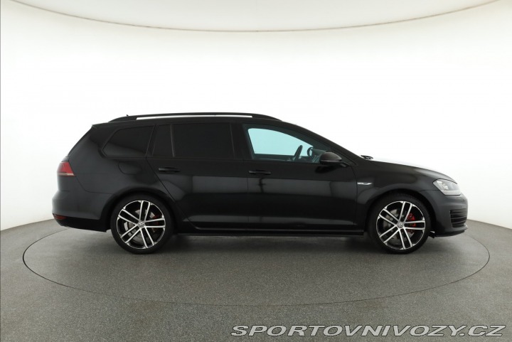 Volkswagen Golf Highline 2.0 TDI GTD 2016
