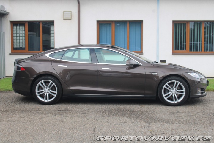 Tesla Model S 0,0 P85 Supercharger Zdar 1800
