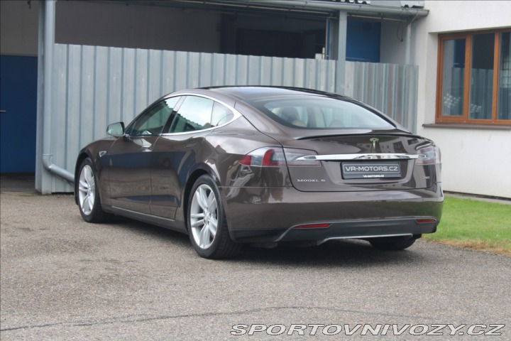Tesla Model S 0,0 P85 Supercharger Zdar 1800