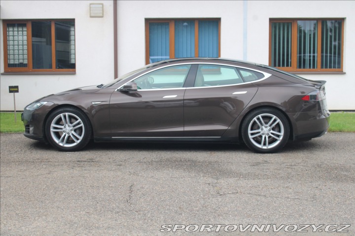 Tesla Model S 0,0 P85 Supercharger Zdar 1800