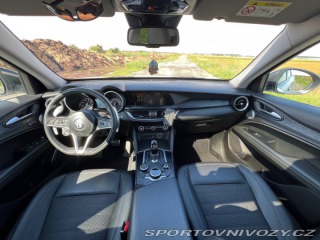 Alfa Romeo Stelvio 2.0T Q4 280k 2019