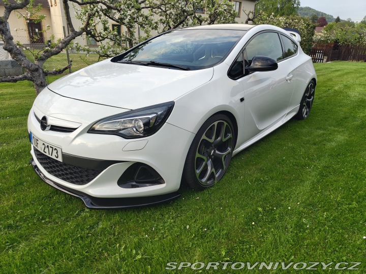 Opel Astra OPC 2014