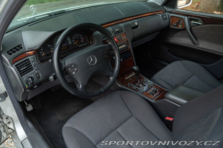 Mercedes-Benz E E430 V8 2000