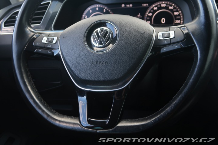 Volkswagen Ostatní modely Tiguan Highline 2.0 TSI 2017