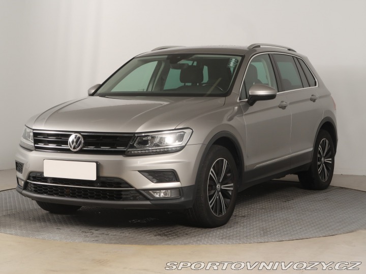 Volkswagen Ostatní modely Tiguan Highline 2.0 TSI 2017