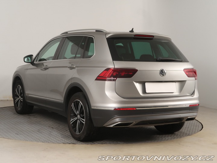 Volkswagen Ostatní modely Tiguan Highline 2.0 TSI 2017