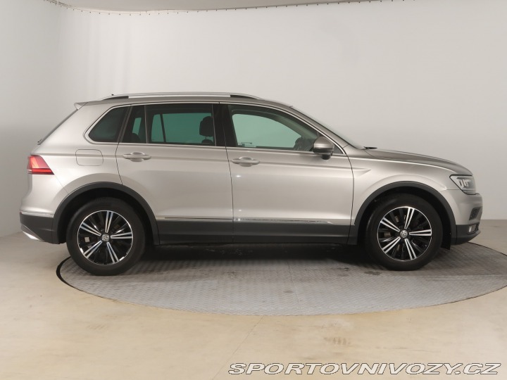 Volkswagen Ostatní modely Tiguan Highline 2.0 TSI 2017
