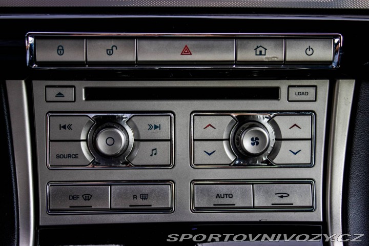 Jaguar XF 3.0D S / AJ NA SPLÁTKY / 2010