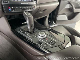 Maserati Levante  1800