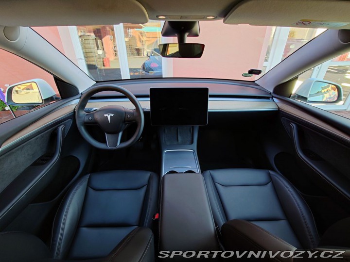 Tesla Model Y Long Range 378kW (ODPOČET 2023