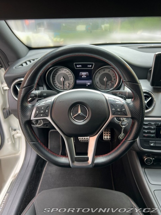 Mercedes-Benz CLA 250 4Matic, paket AMG 2014