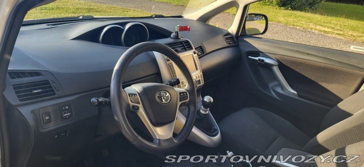 Toyota Ostatní modely Verso 2,2 D-CAT 130 kW 2011