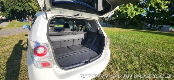 Toyota Ostatní modely Verso 2,2 D-CAT 130 kW 2011