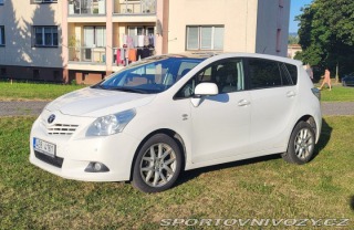 Toyota Ostatní modely Verso 2,2 D-CAT 130 kW 2011