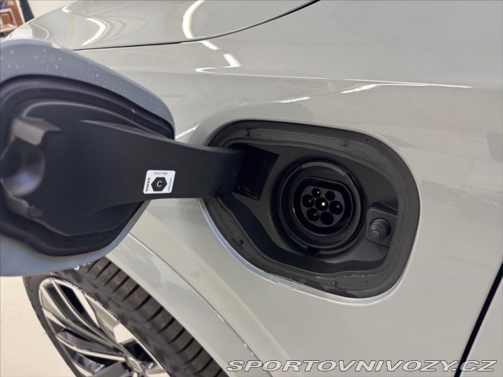 Volvo Ostatní modely XC90 2,0 T8 AWD Plus Bright 79 2025