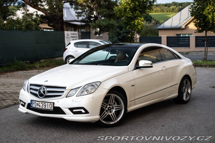 Mercedes-Benz E Kupé 350 CDI Blue 2011