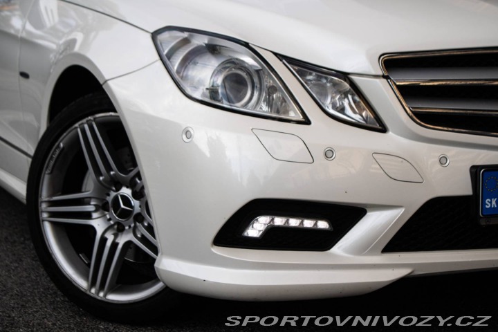 Mercedes-Benz E Kupé 350 CDI Blue 2011