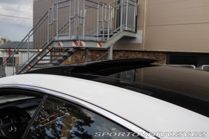 Mercedes-Benz E Kupé 350 CDI Blue 2011