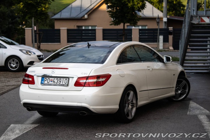 Mercedes-Benz E Kupé 350 CDI Blue 2011