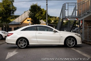 Mercedes-Benz E Kupé  350 CDI Blue 2011