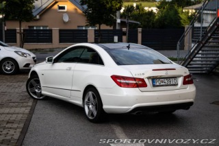 Mercedes-Benz E Kupé  350 CDI Blue 2011