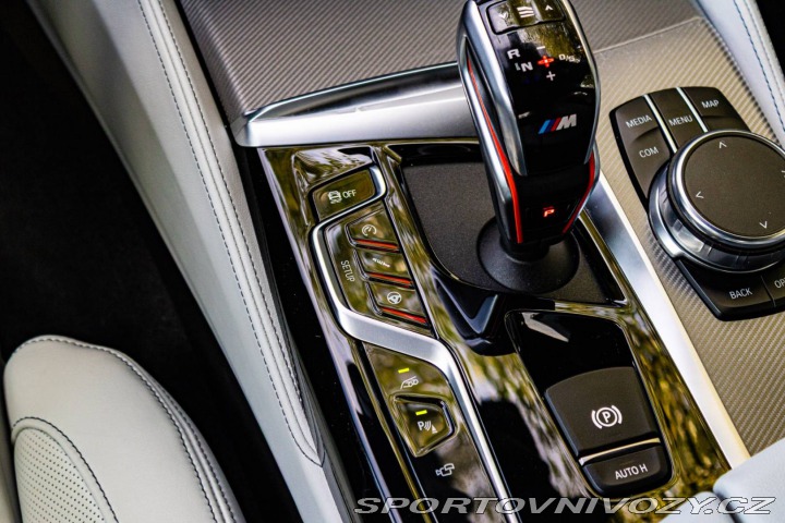 BMW M5 M5 A/T 2019