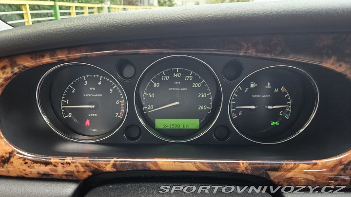 Jaguar XJR  2004
