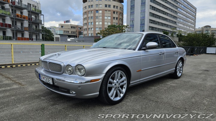 Jaguar XJR  2004