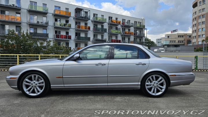 Jaguar XJR  2004