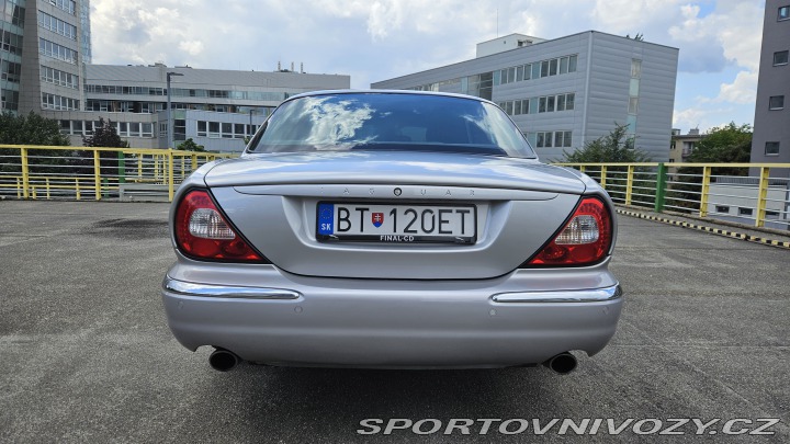 Jaguar XJR  2004