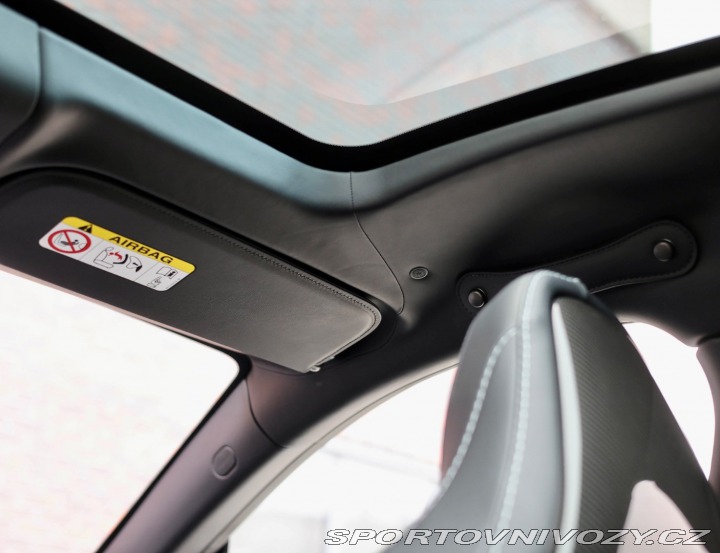 Aston Martin DBX 4.0 V8 707PS | China Gre 2023