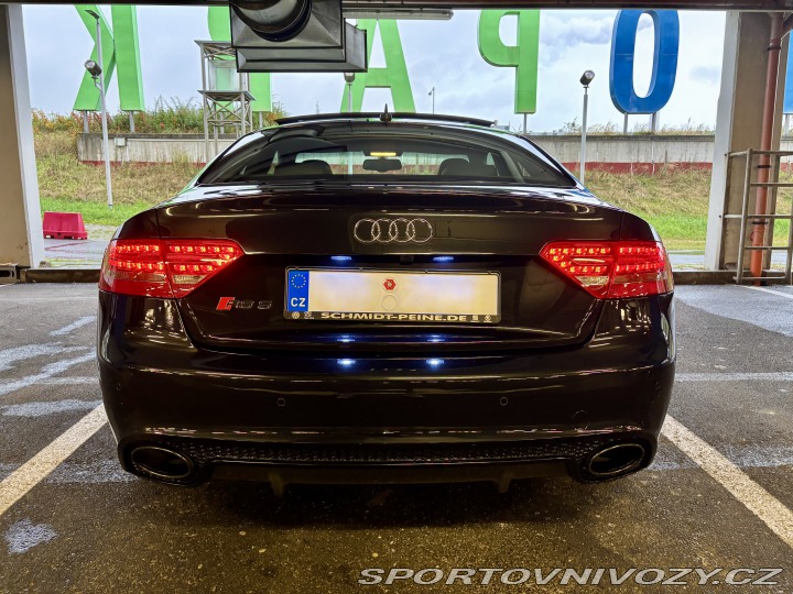 Audi RS5 4.2 FSI Quattro S-tronic 2010