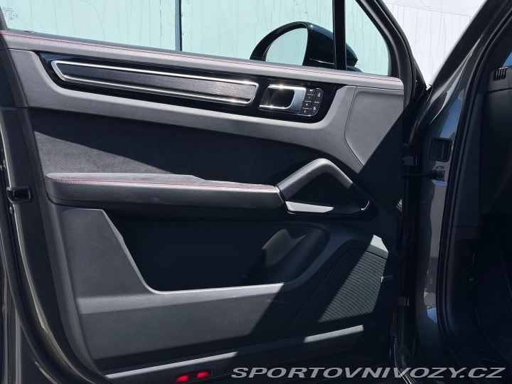 Porsche Cayenne GTS 2022