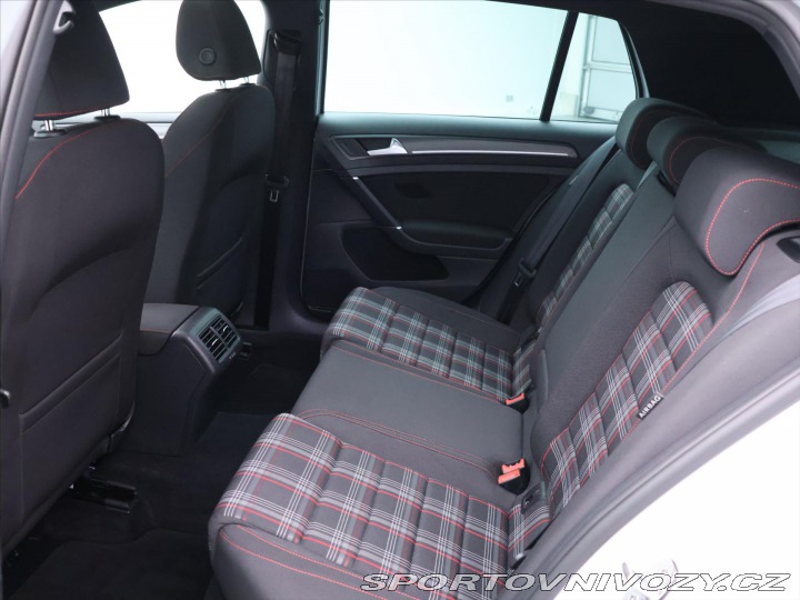 Volkswagen Golf 2,0 TSI 180kW GTI DSG 1.M 2017