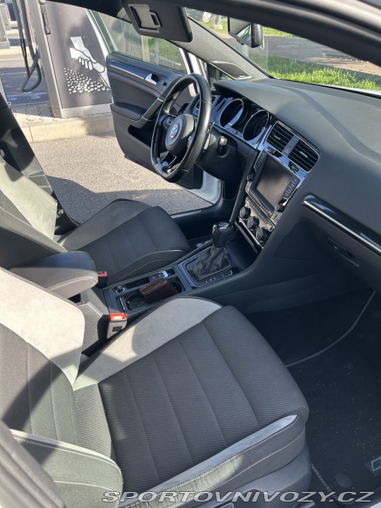 Volkswagen Golf R 2015