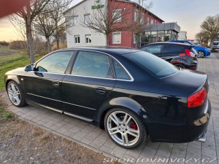 Audi S4 limuzína