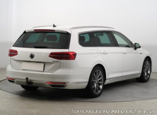 Volkswagen Ostatní modely Passat Highline 2.0 BiTDI 2015