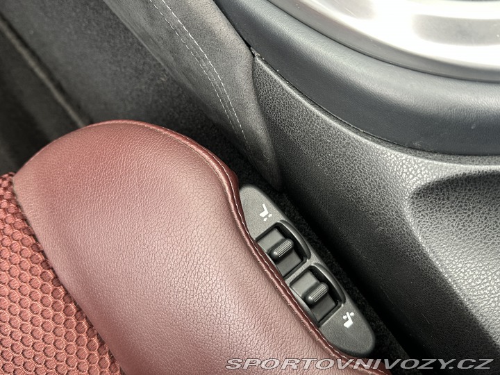 Nissan 370 Z CABRIO, 3.7 241 KW, Servi 2012