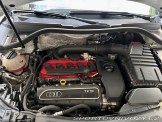Audi RS Q3  2015
