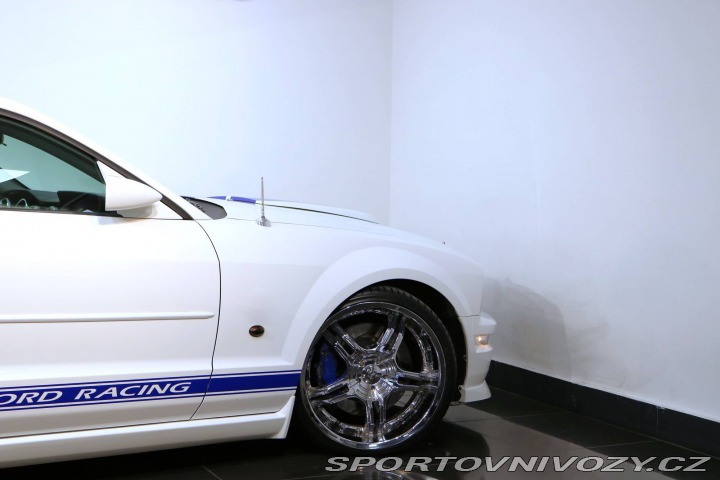 Ford Mustang GT 2005
