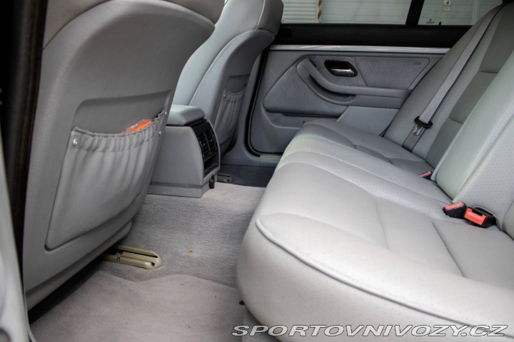 BMW M5 530d M/T, 142kW, M5, 5d. 2001