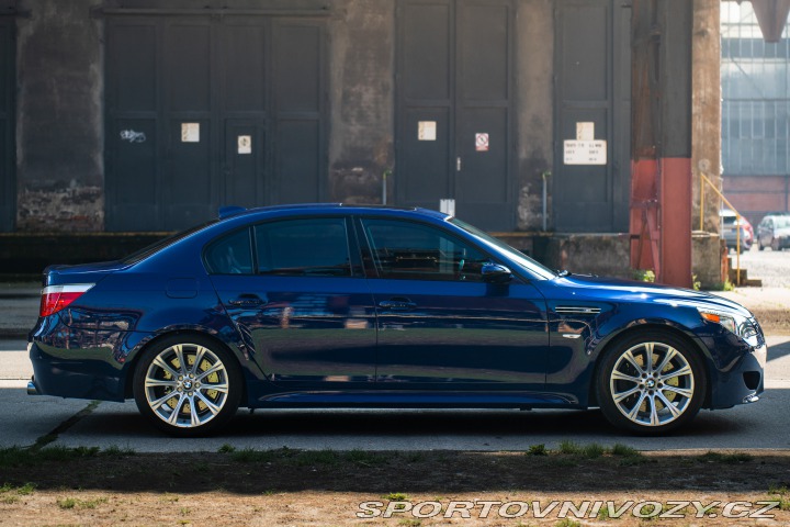 BMW M5 E60 V10 2005