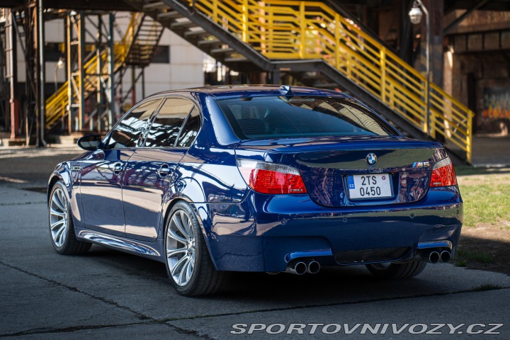 BMW M5 E60 V10 2005