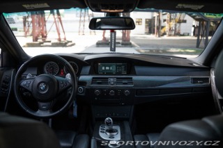 BMW M5 E60 V10 2005