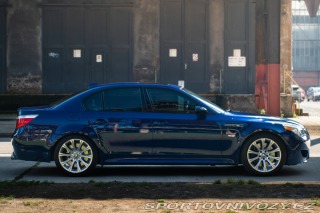 BMW M5 E60 V10 2005