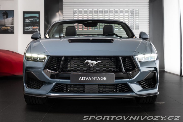 Ford Mustang GT 5.0 V8 Cabrio/Manuál 1800