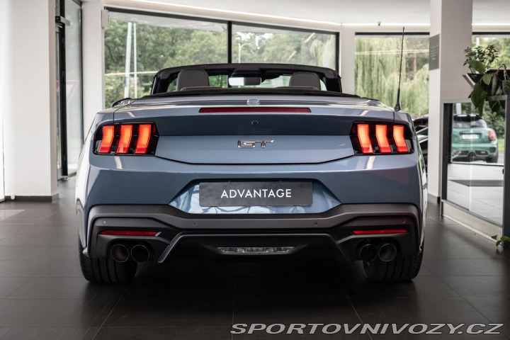 Ford Mustang GT 5.0 V8 Cabrio/Manuál 1800