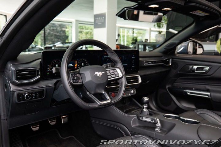 Ford Mustang GT 5.0 V8 Cabrio/Manuál 1800