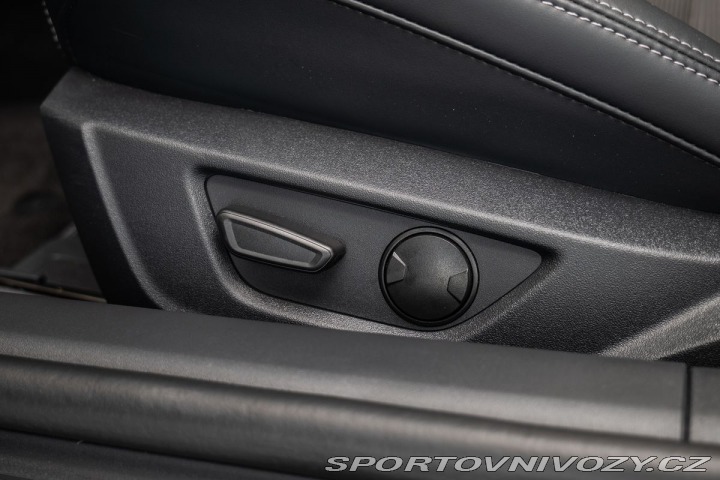 Ford Mustang GT 5.0 V8 Cabrio/Manuál 1800